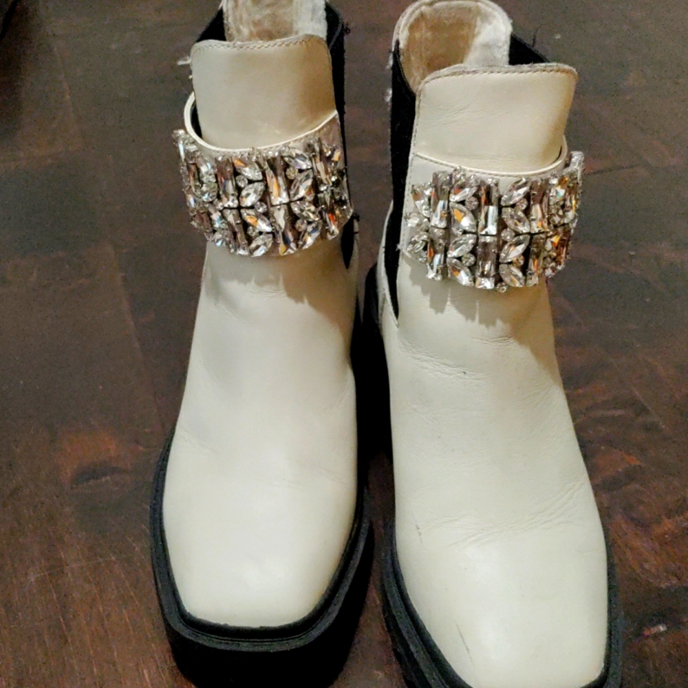 Karl Lagerfeld Leather Ivory Embellished Platform Cavin Ankle Boots BLING 8.5